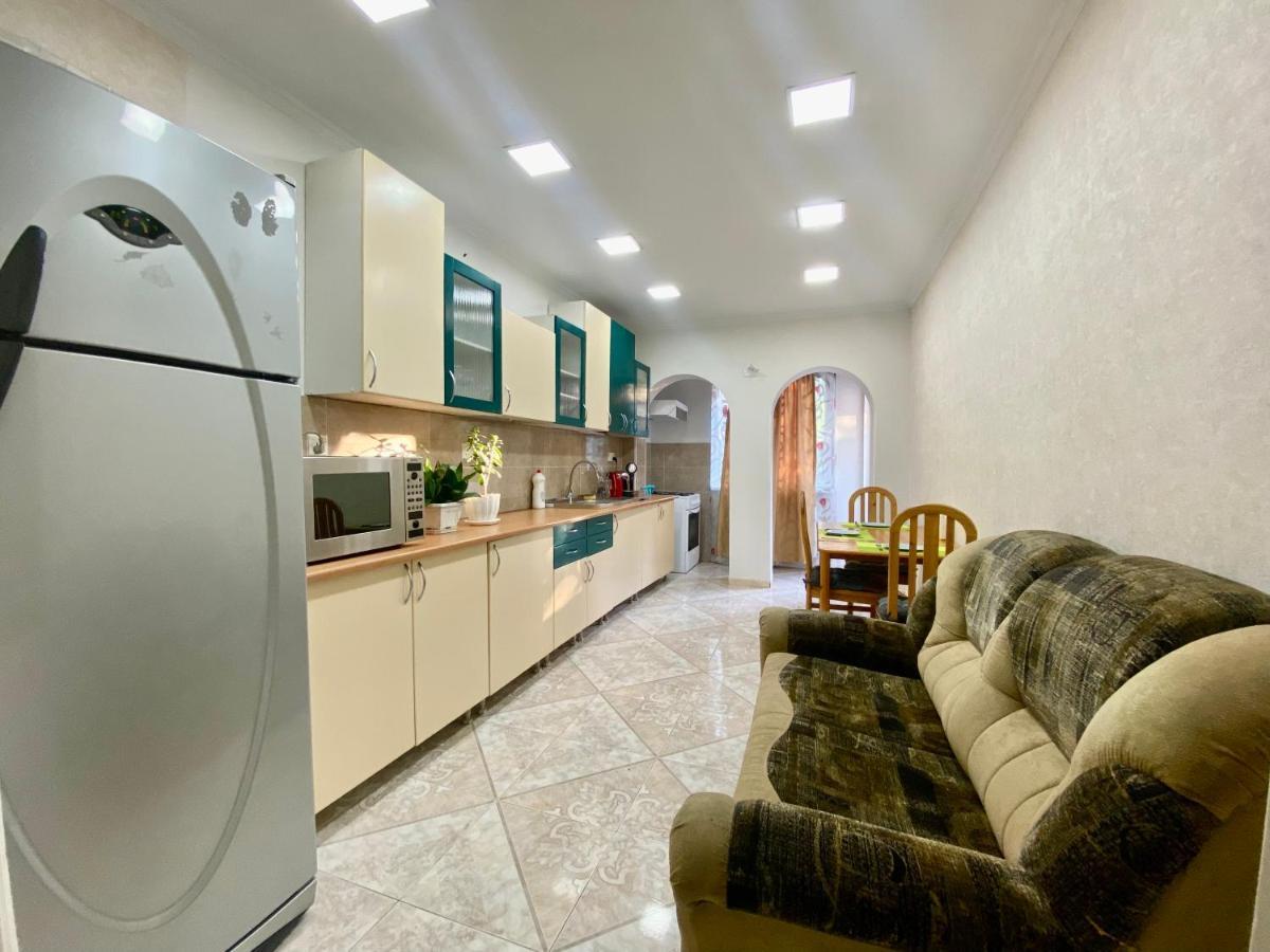 Spacious Dinamo Apartment Tbilisi Zewnętrze zdjęcie